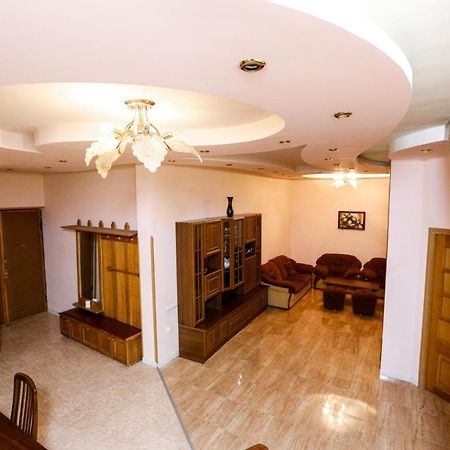 Apartment #1 In The City Center Yerevan Exterior photo